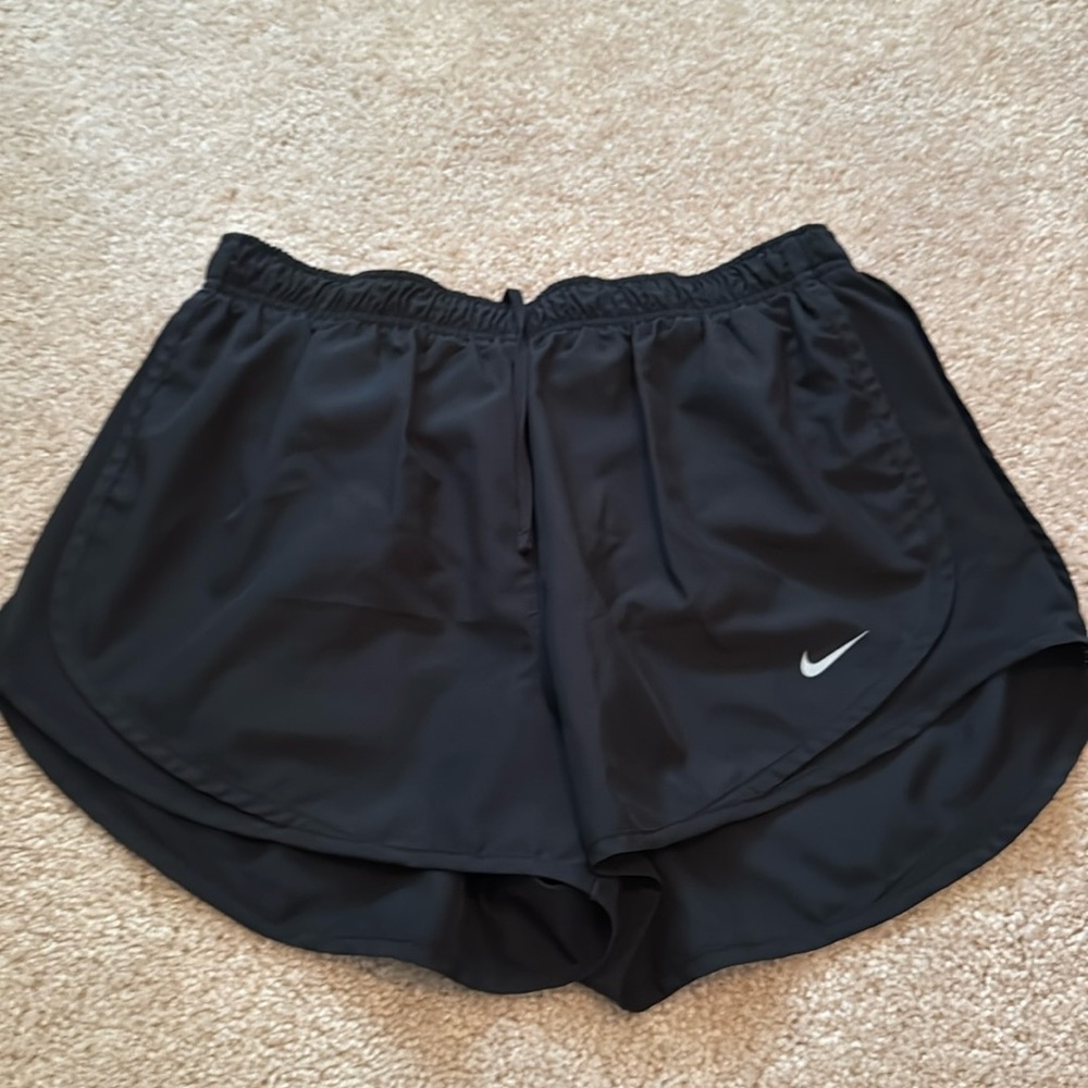 NWOT Nike shorts.